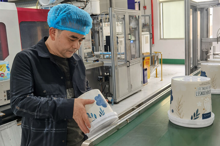 Hunan Jieming Plastics Industrial Co., Ltd. dây chuyền sản xuất của nhà sản xuất