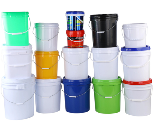 Các thùng nhựa 5 gallon có thể xếp chồng và dán để sử dụng trong các ứng dụng hạng nặng