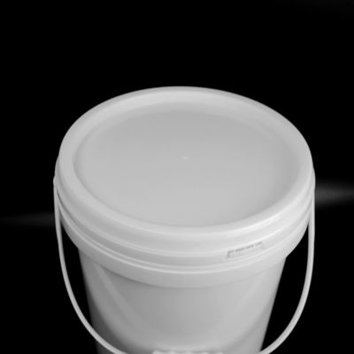 Lớp phủ phân bón Thùng nhựa tròn 17kg có nắp và tay cầm