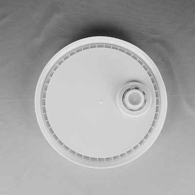 Các thùng nhựa 5 gallon có thể xếp chồng và dán để sử dụng trong các ứng dụng hạng nặng